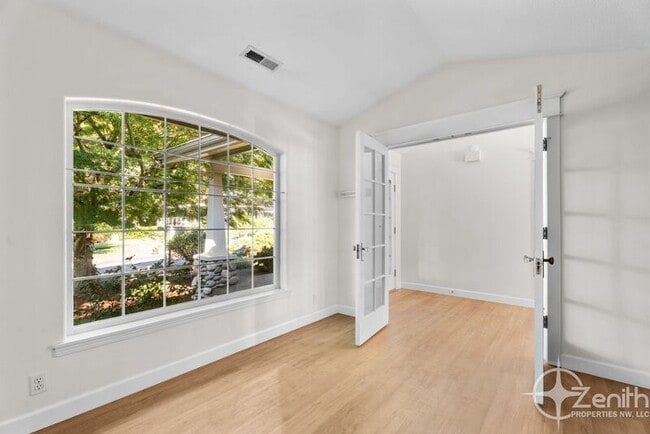 Building Photo - 8611 SE Patterson Pl