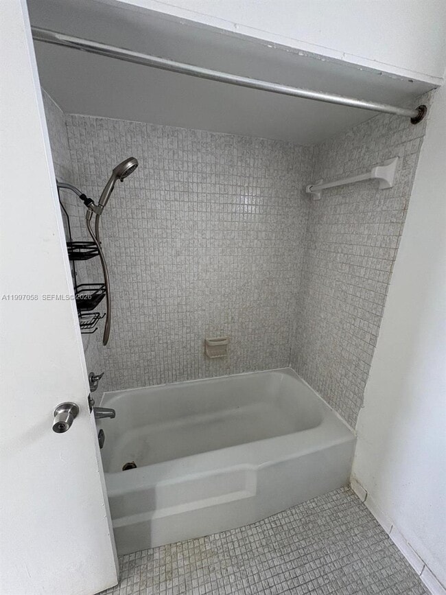 Building Photo - 2550 SW 58th Ave