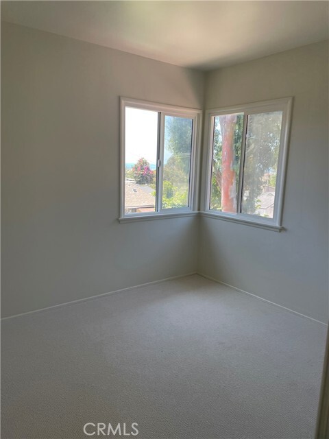 Building Photo - 332 Bluebird Canyon Dr