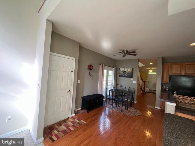 Building Photo - 43326 Columbus St