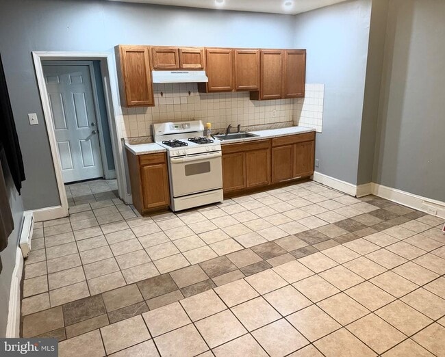 Building Photo - 1328 N 54th St