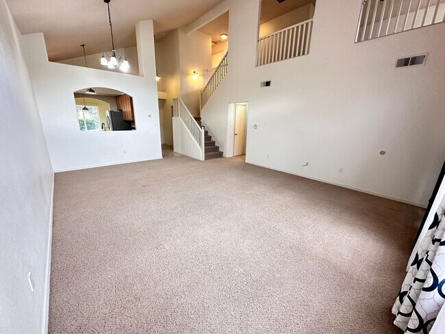 Building Photo - 7419 Desert Eagle Rd NE
