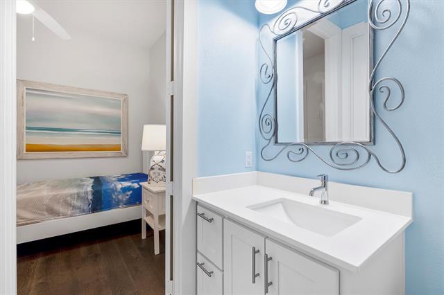 Building Photo - 15875 Spectrum Dr