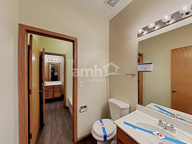 Building Photo - 14151 S Napa Cir