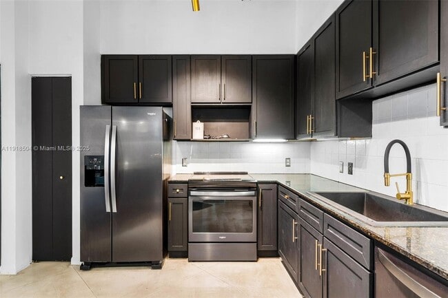 Building Photo - 2001 Biscayne Blvd