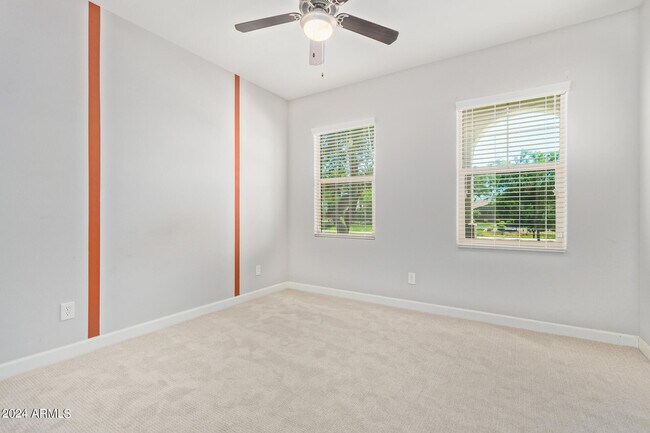 Building Photo - 9746 E Tumbleweed Ave