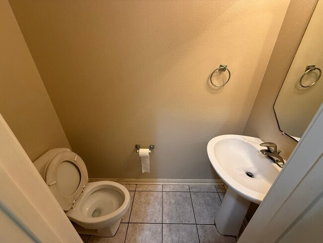 Building Photo - 14906 White Forge Ln