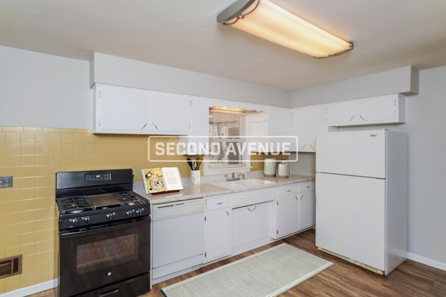 Building Photo - 4813 Jean Ave