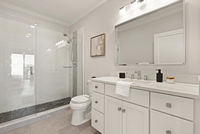 Building Photo - 87 Medford St