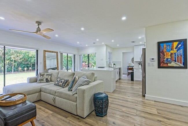 Building Photo - 10900 SW 124th Rd