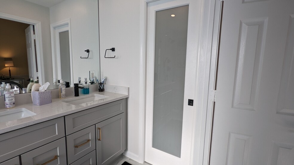 Primary Bath - 501 Shorter Ln