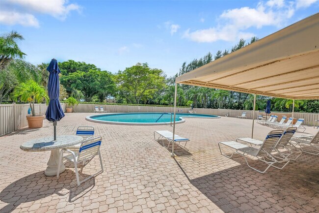 Building Photo - 4570 NW 18th Ave