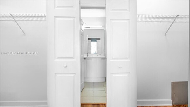 Building Photo - 140 S Dixie Hwy