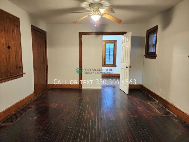 Building Photo - 1628 E Market St