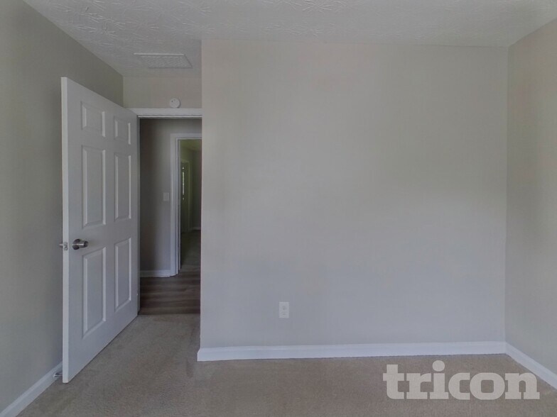 Building Photo - 170 Oak Hill Dr