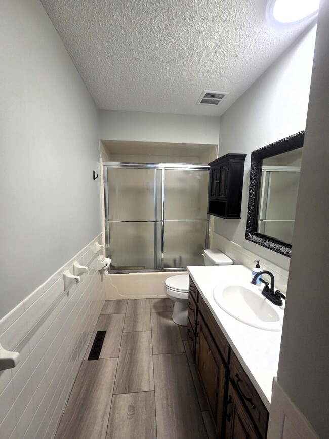 Building Photo - 3345 S Jefferson Ave