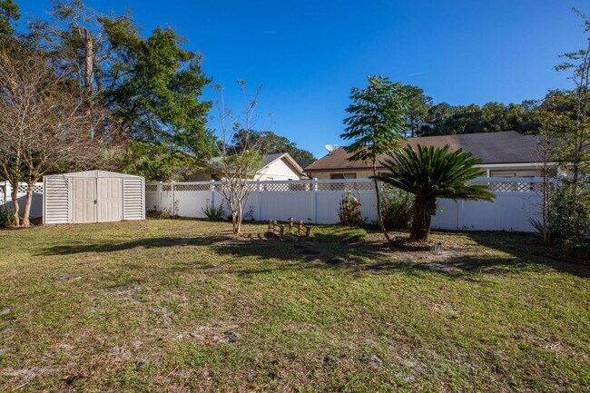 Building Photo - HIllcrest