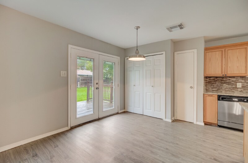 Building Photo - 13614 Larkbrook St