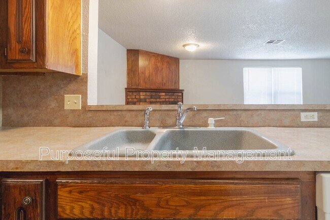 Building Photo - 930 SW 63rd St