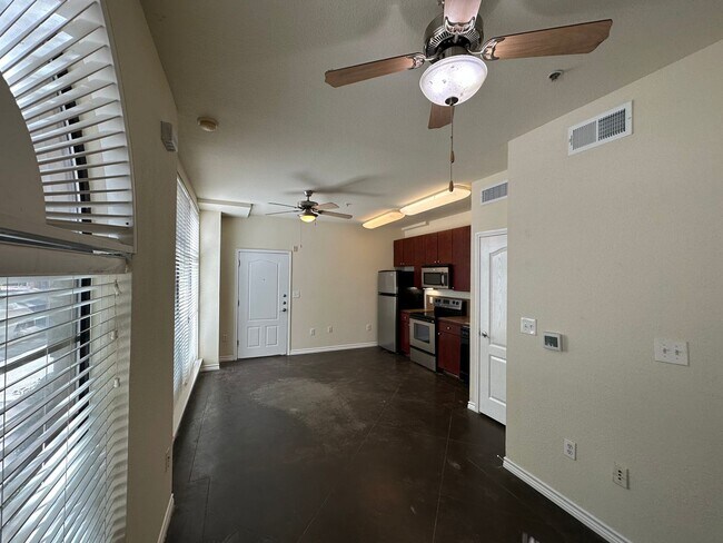 Building Photo - Studio Condo in the Heart of West Campus!