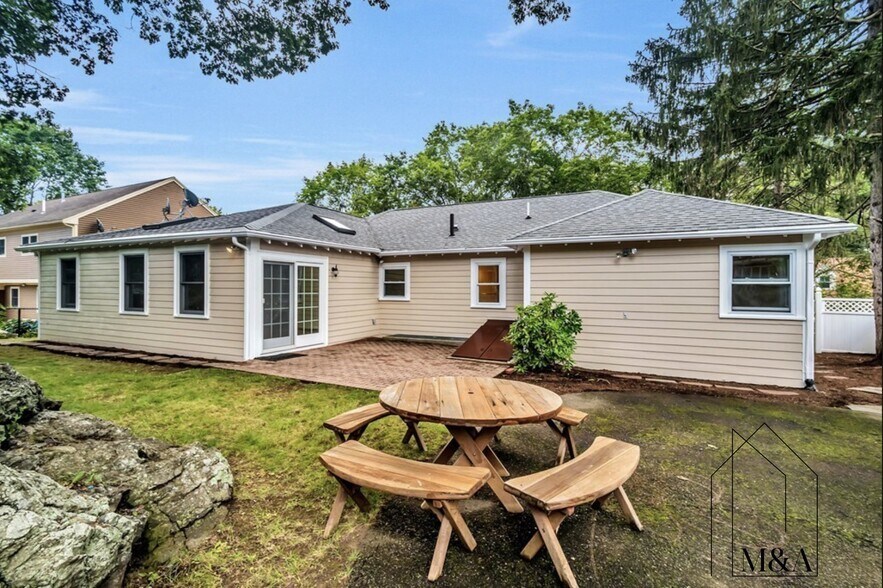 Building Photo - 43 Kendall Rd