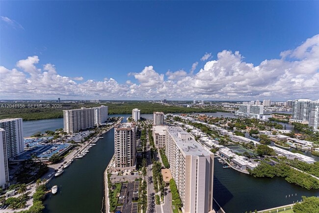 Building Photo - 15901 Collins Ave