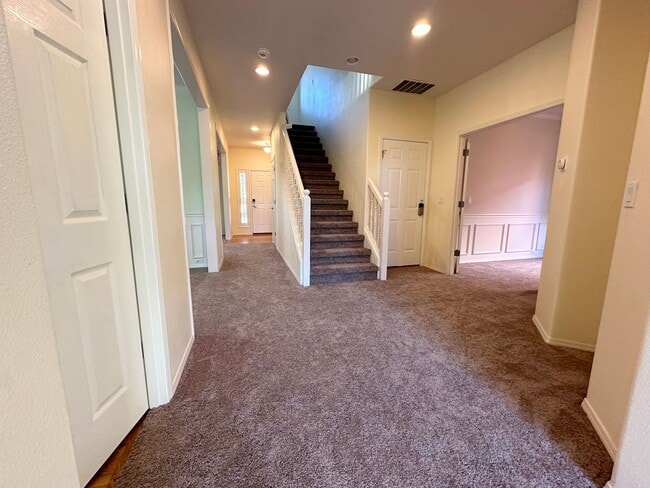 Building Photo - 4 Bedroom Bethany Home with Office on Main Level!