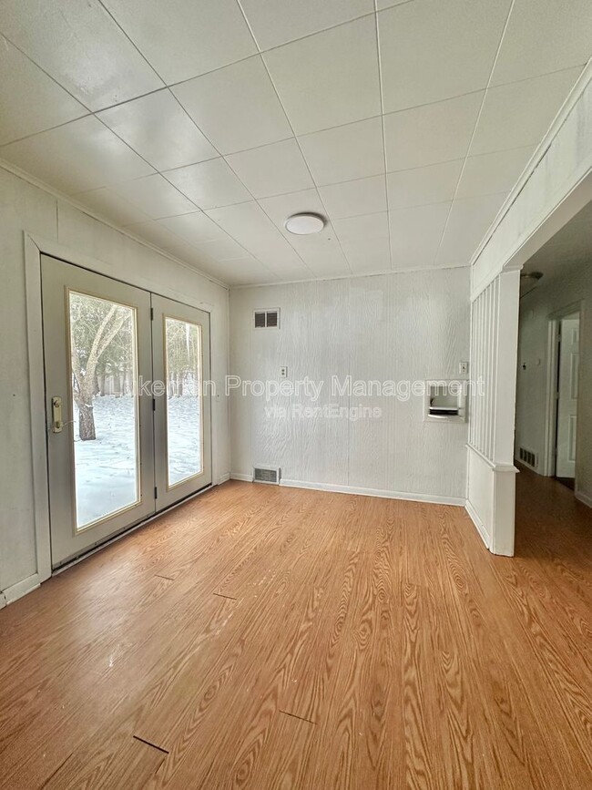 Building Photo - 833 Westmoreland Ave