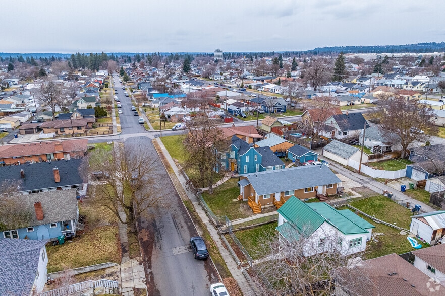 Aerial Photo - 617 E Lacrosse Ave