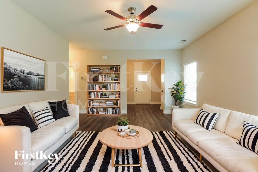 Building Photo - 1384 Woodridge Pl