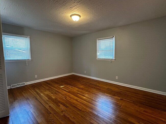 Building Photo - 2139 Kingsley Ct
