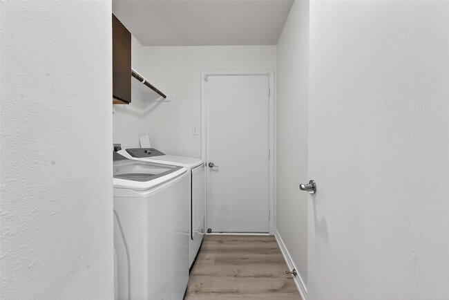 Building Photo - 9111 Grand Villa Ln