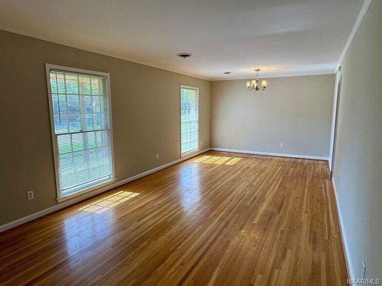 Building Photo - 3253 Windwood Dr