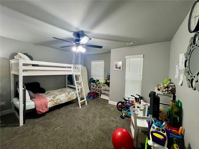 Building Photo - 2350 Cameo Ln