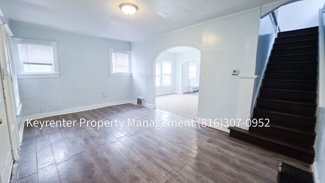 Building Photo - 3 Bed 1 Bath ready to rent!