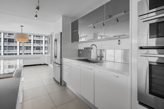 Building Photo - 4250 N Marine Dr