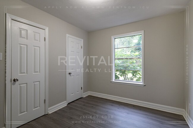 Building Photo - Beautifully Renovated 4 Bed/2 Bath in Mobile!