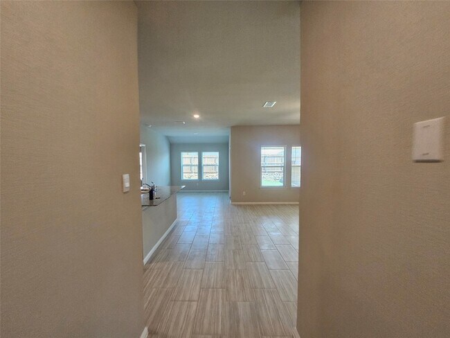 Building Photo - 417 Blanco Dr