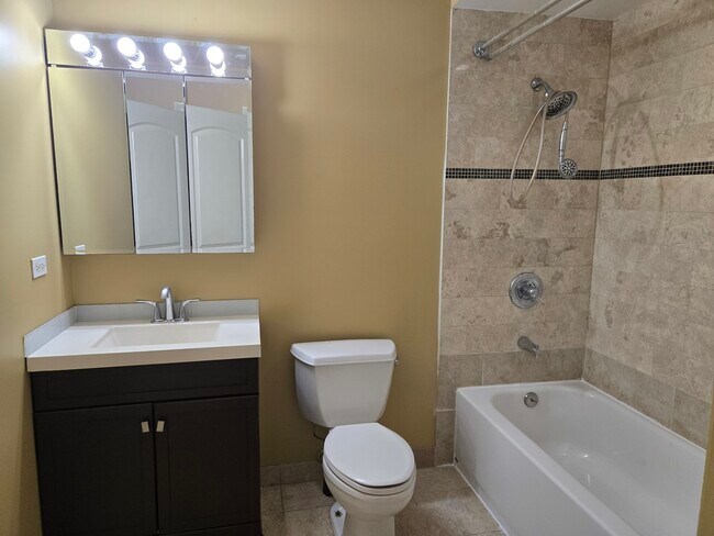 Building Photo - 5948 S King Dr