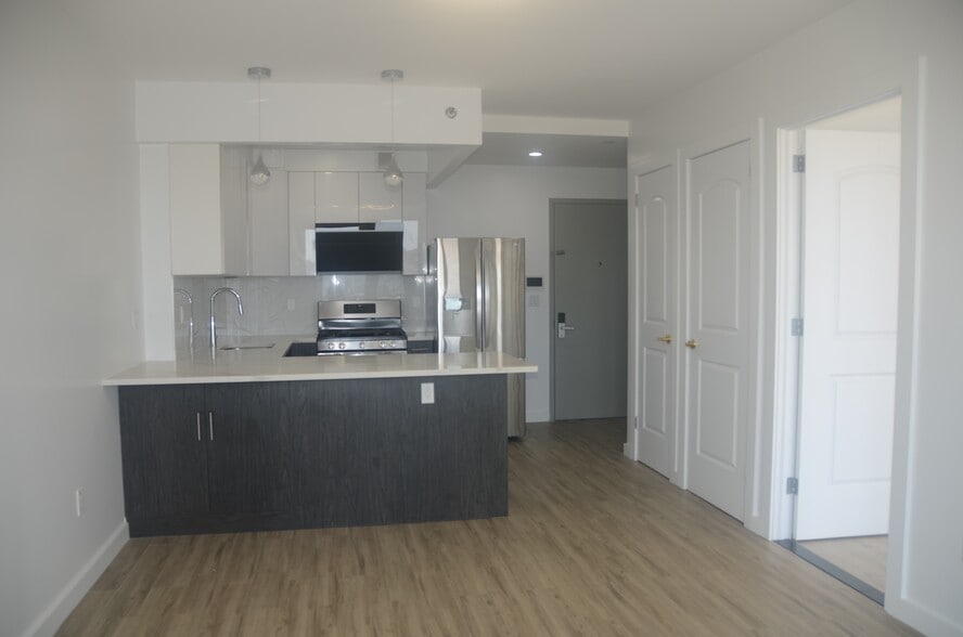 Building Photo - 7065 Queens Blvd