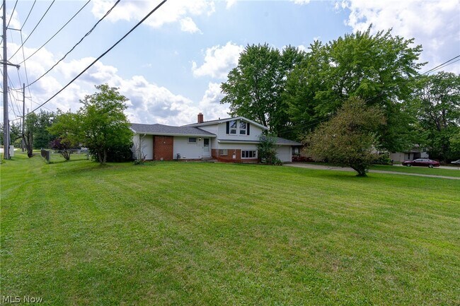 Building Photo - 9081 Royalton Rd