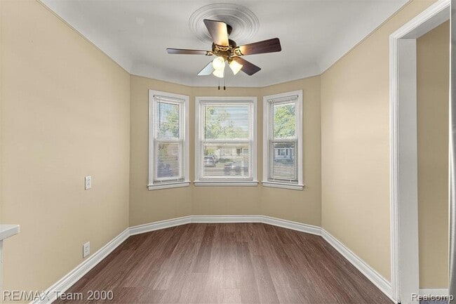 Building Photo - 3339 Lincoln St