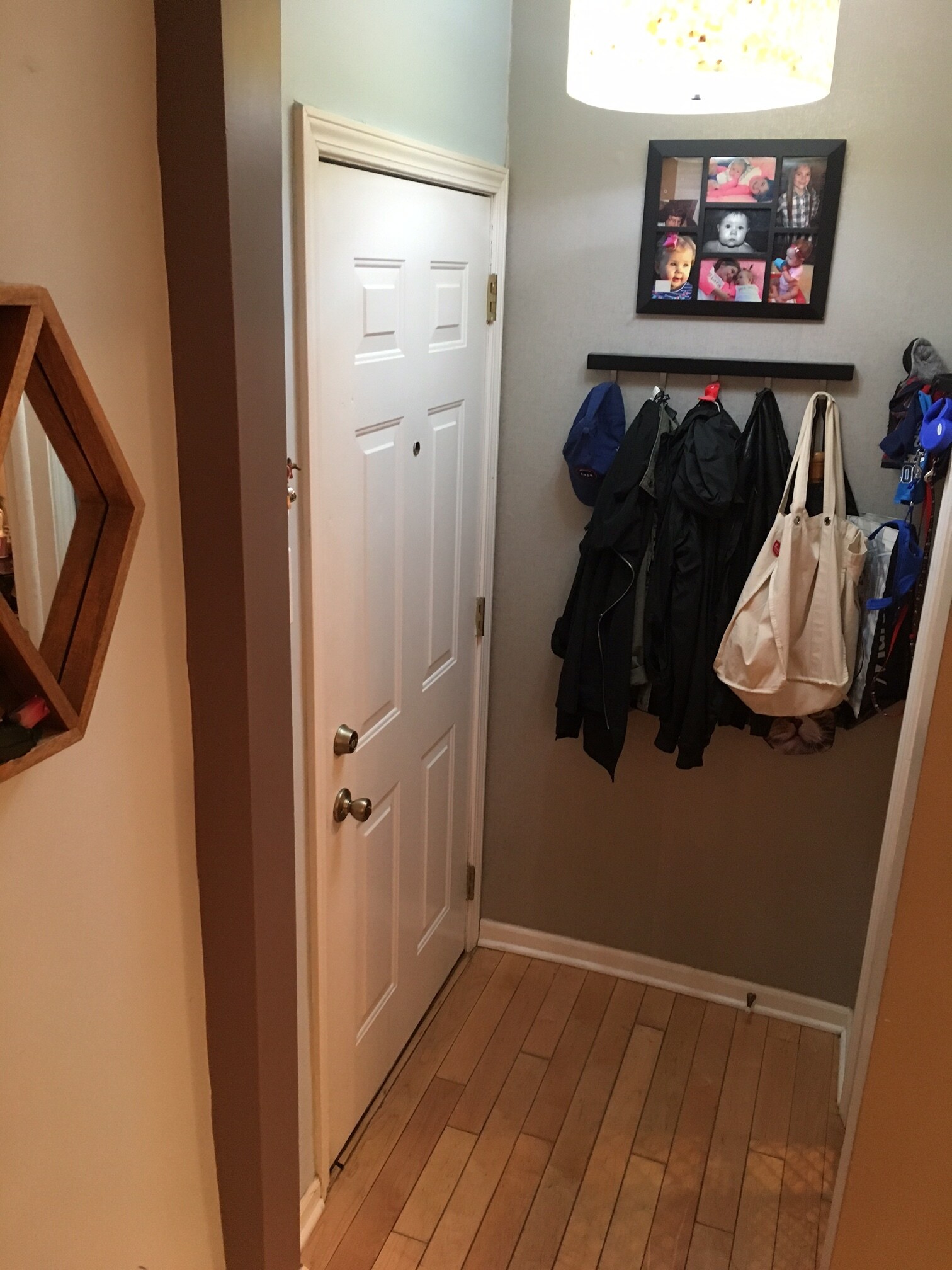 Building Photo - 1127 W Farwell Ave