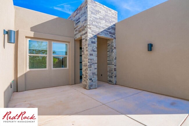 Building Photo - 4 Bedroom Home In The Dunes At Sand Hollow...