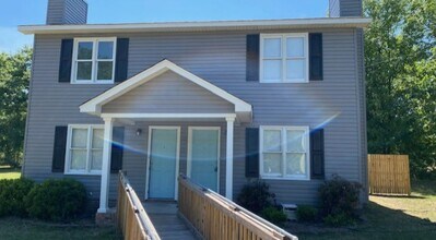 Building Photo - 216 Burlie Ct