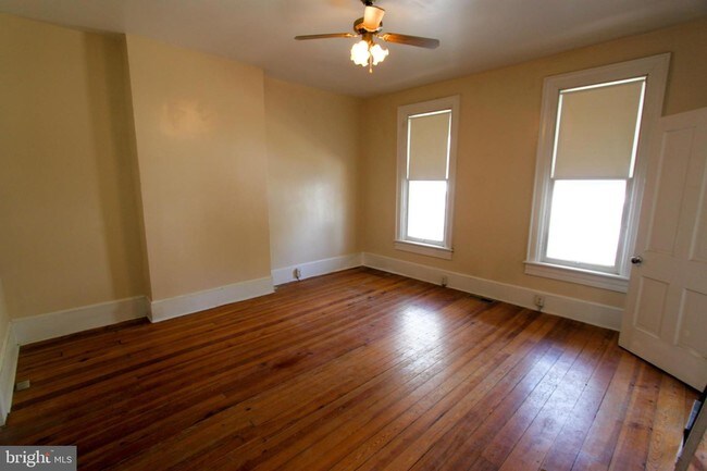 Building Photo - 315 W Martin St