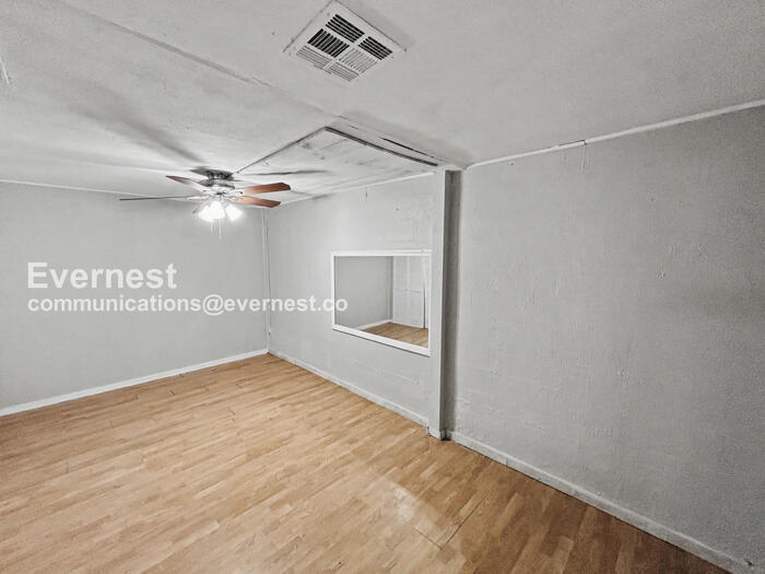 Building Photo - 2412 Arcadia Rd