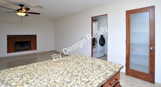 Building Photo - Remodeled Foothills Clusters 3 Bed 2 Bath