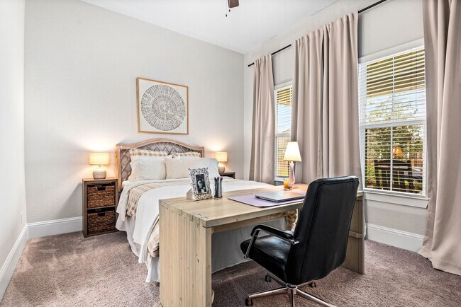 Building Photo - 2335 Pale Star Dr