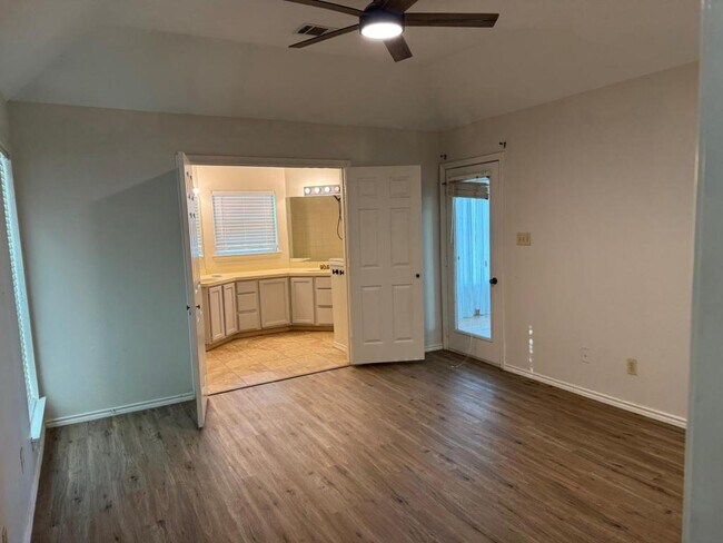 Building Photo - 8171 FM1173